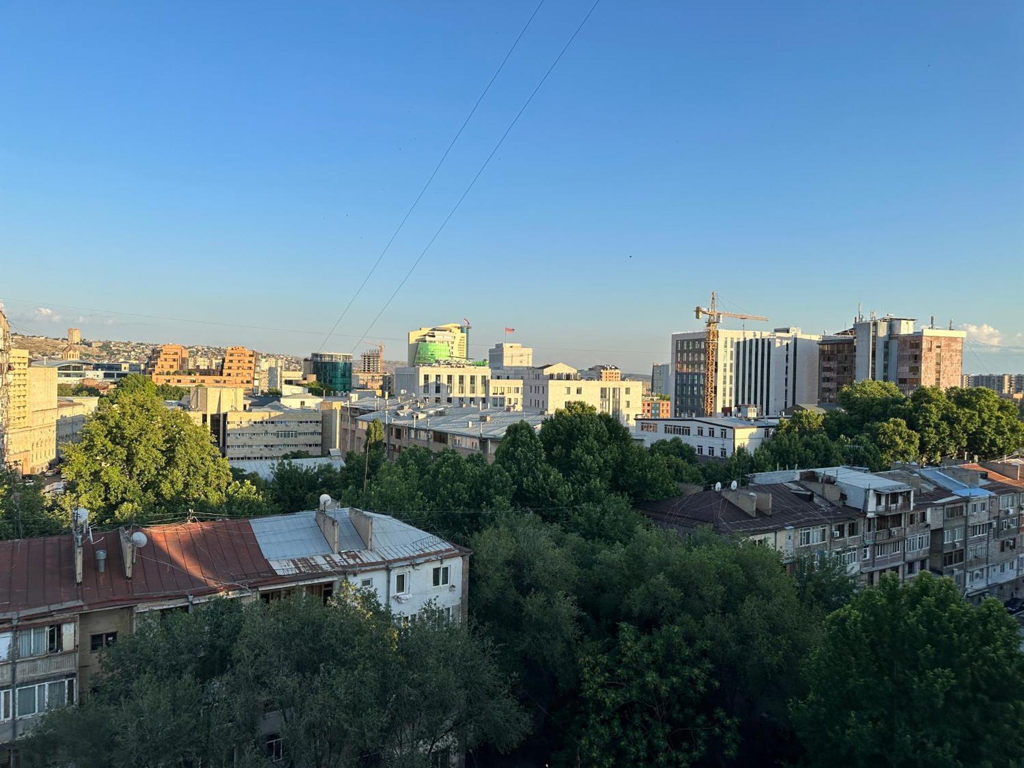 Yeznik Koghbatsi - Amiryan Crossroads 1 Bedroom Comfy Apartment With Balcony Ko100 Jereván Kültér fotó